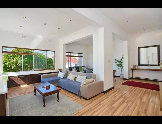 3 BEDROOM APARTMENT FOR SALE IN GREEN POINT
